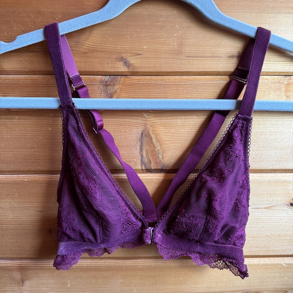 Victoria’s Secret Maroon Lace Racerback Bralette With Front Hook | Size Small